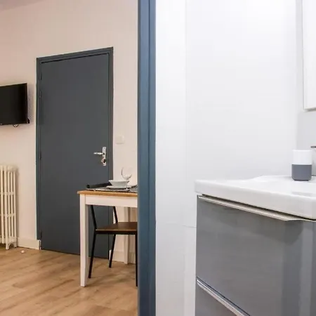 Apartment Le Descartes, A 50m De La Gare Fibre/tv Connecte *
